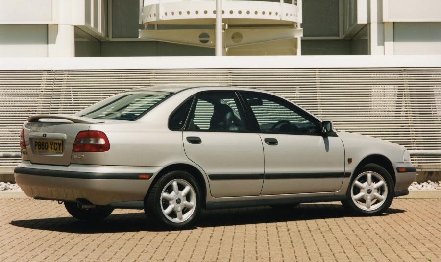 Volvo S40 1997 года  (фото 3 из 4)